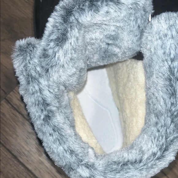 Black Fur-Lined Winter Boots - Picture 5 of 7